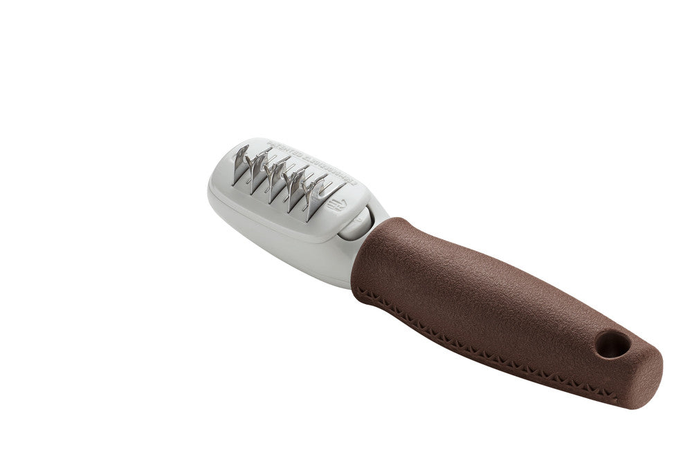 De-Felting knife SPA - Hunter Pet Store -suitable for dogs with medium-length and long hair -rotatable head -removes matted tangles from the undercoat -smooths top coat -high-quality stainless steel safety blades prevent injuries -ergonomic handle with a high-quality leather look