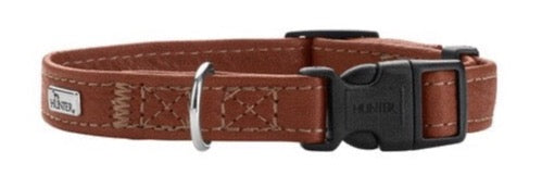 CANADIAN UP Petit Collar - Hunter Pet Store -lightweight collar for small dogs and puppies -with premium leather from ecological and socially responsible production -with fittings made of light, robust plastic -with extra small D-ring and click fastener -particularly soft and supple feel -gentle processing for high wearing comfort -made in Germany