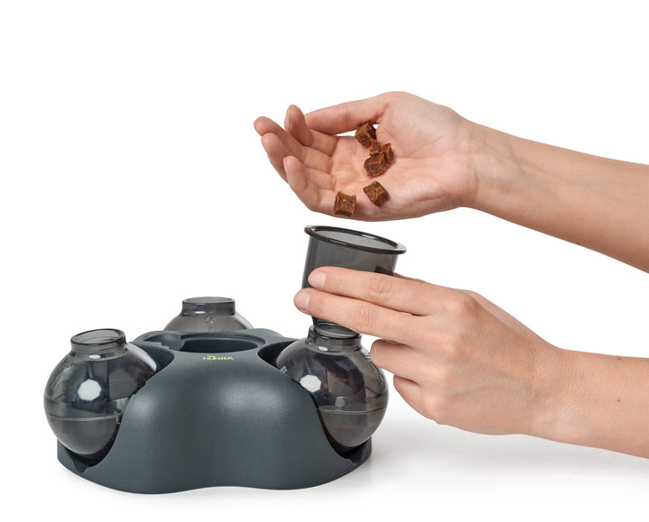 KEM Dog/Cat toy - Hunter Pet Store -interactive brainteaser for dogs and cats -can be filled with snacks -including a practical funnel