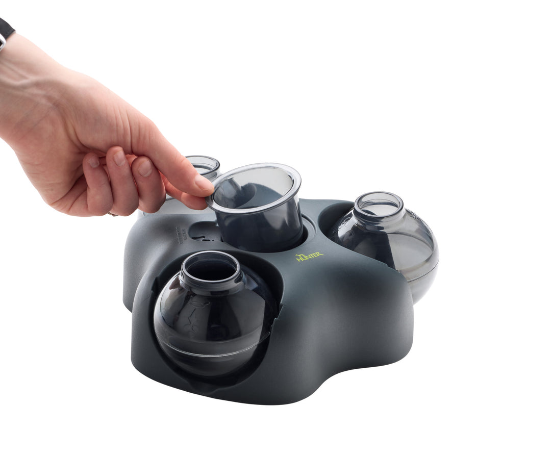 KEM Dog/Cat toy - Hunter Pet Store -interactive brainteaser for dogs and cats -can be filled with snacks -including a practical funnel