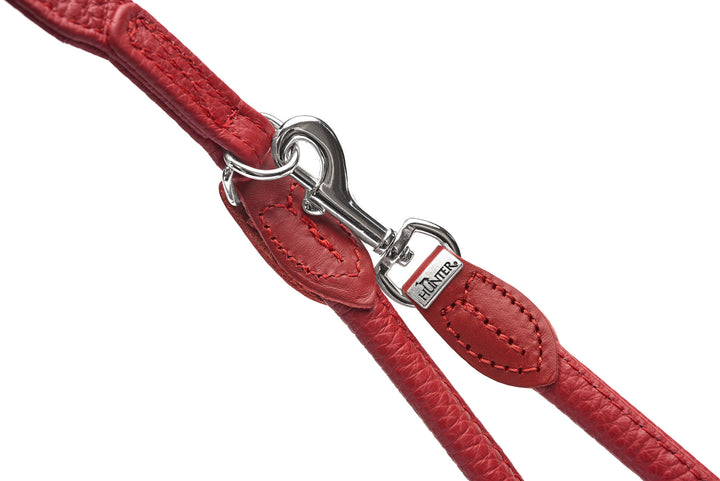 R&S LOVE Adjustable Leash - Hunter Pet Store -soft and round -made of especially soft cow nappa leather -tear-resistant nylon insert -rounded processing fits comfortable in the hand -3-fold adjustable -heart is sewn in by hand -made in Germany