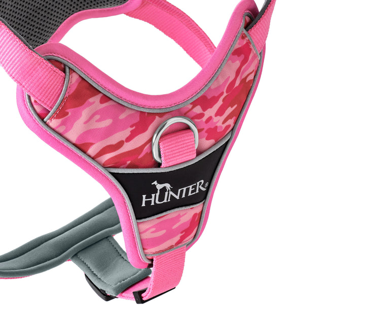 DIVO Camouflage Harness - Hunter Pet Store -Fashionable camouflage pattern -Front entry option for head shy dogs -5-way adjustment for ergonomic fit -Comfortable padding with soft, breathable mesh material and neoprene -Highly reflective thanks to 3M™ Scotchlite™ Reflective material and HUNTER logo print -With two D-rings for leashing to the dog's back or chest area -D-ring in the chest area can be "hidden" with a flick of the wrist