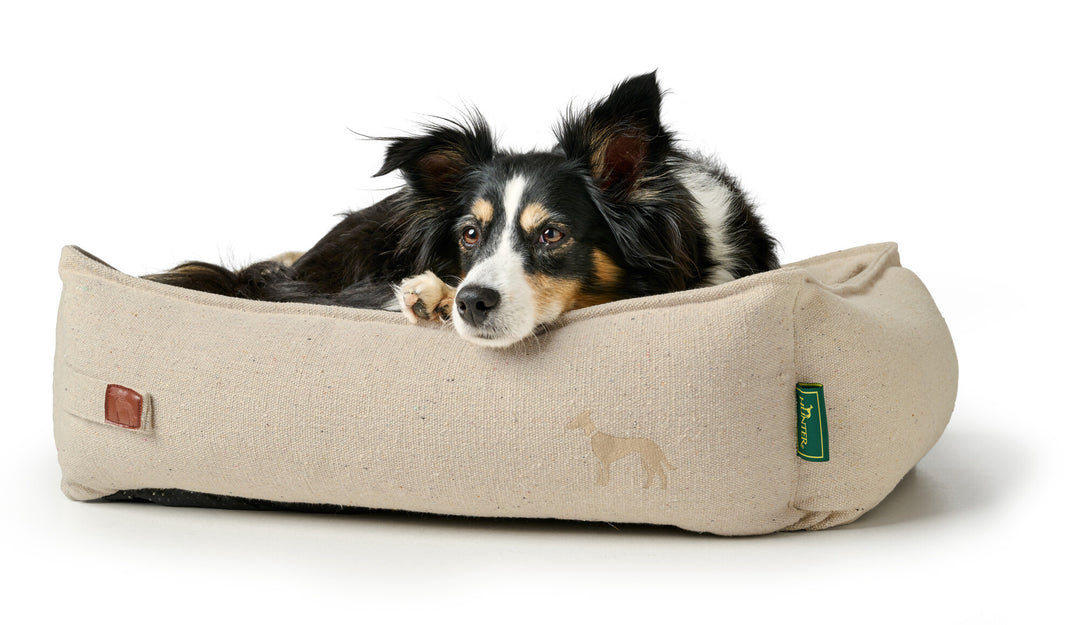 BELLUNO Sofa - Hunter Pet Store -Cozy dog sofa with robust textured fabric -Made mainly from recycled materials -Pleasantly robust material mix of cotton and polyester -Reversible inner cushion -Anti-slip underside -Covers washable at 140 °F