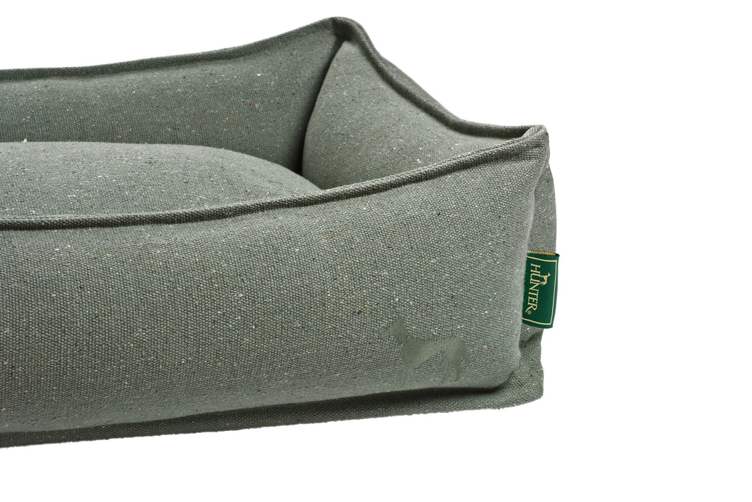 BELLUNO Sofa - Hunter Pet Store -Cozy dog sofa with robust textured fabric -Made mainly from recycled materials -Pleasantly robust material mix of cotton and polyester -Reversible inner cushion -Anti-slip underside -Covers washable at 140 °F