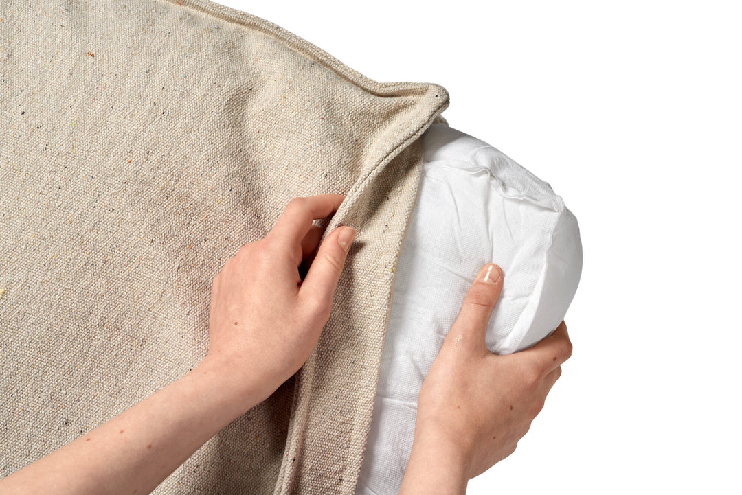 BELLUNO Bed - Hunter Pet Store -Made mainly from recycled materials -Pleasantly robust material mix of cotton and polyester -Reversible inner cushion -Anti-slip underside -Covers washable at 140 °F