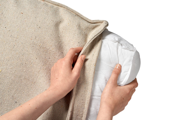 BELLUNO Bed - Hunter Pet Store -Made mainly from recycled materials -Pleasantly robust material mix of cotton and polyester -Reversible inner cushion -Anti-slip underside -Covers washable at 140 °F