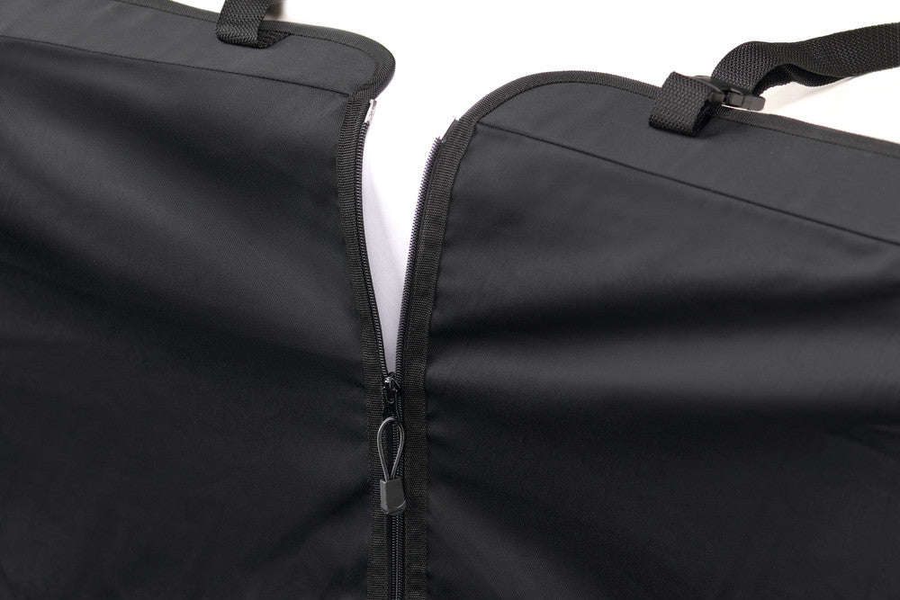 Car trunk cover HAMILTON - Hunter Pet Store -protects the car from dirt and hair -with comfortable, padded lying surface -can be used in many conventional car models -ready for use straight away thanks to practical belt straps with click closure -with integrated bumper protection -washable at 205°F