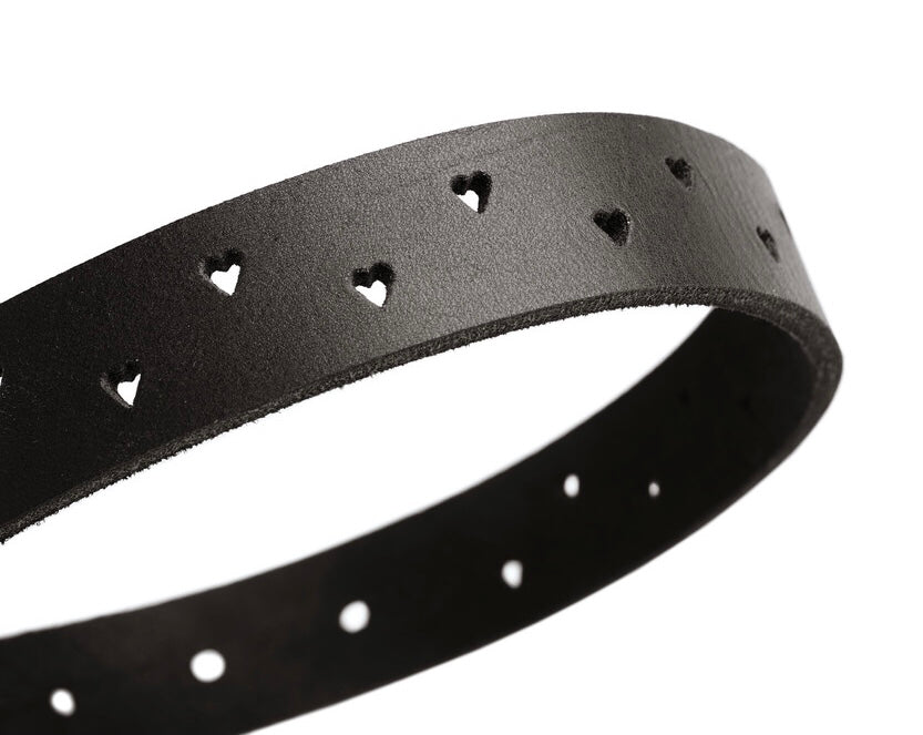 AALBORG Soul Collar - Hunter Pet Store -classic collar, universally usable -especially well-suited to use in dog sports due to a liberal application of oil -particularly tough and hard-wearing leather -with charming heart punching -made in Germany