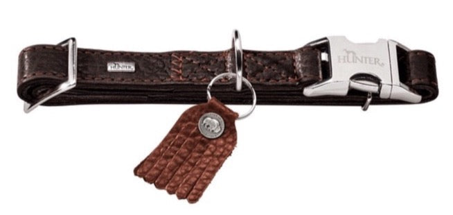 CODY ALU-Strong Collar - Hunter Pet Store -classic dog collar, universally usable -with removable key ring -elegant, rustic design -supple and hard-wearing -water- and dirt-repellent -textile inner reinforcement for more stability -made in Germany