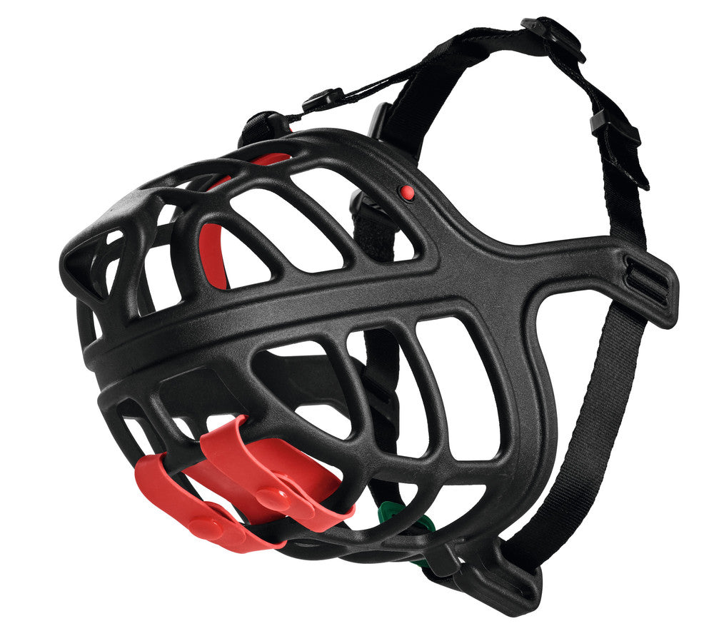 ALBURY Muzzle - Hunter Pet Store -custom-fit muzzle for a wide range of head shapes -use of TPE enables slight deformation and thus adaptation to the dog's snout by heating in hot water (approx. 10 minutes, >158 °F) -wide range of applications (travel, fear and aggression, after operations, etc.) -infinitely adjustable nylon straps for a secure fit -generous grille allows panting, water intake and vomiting -with removable poison bait guard