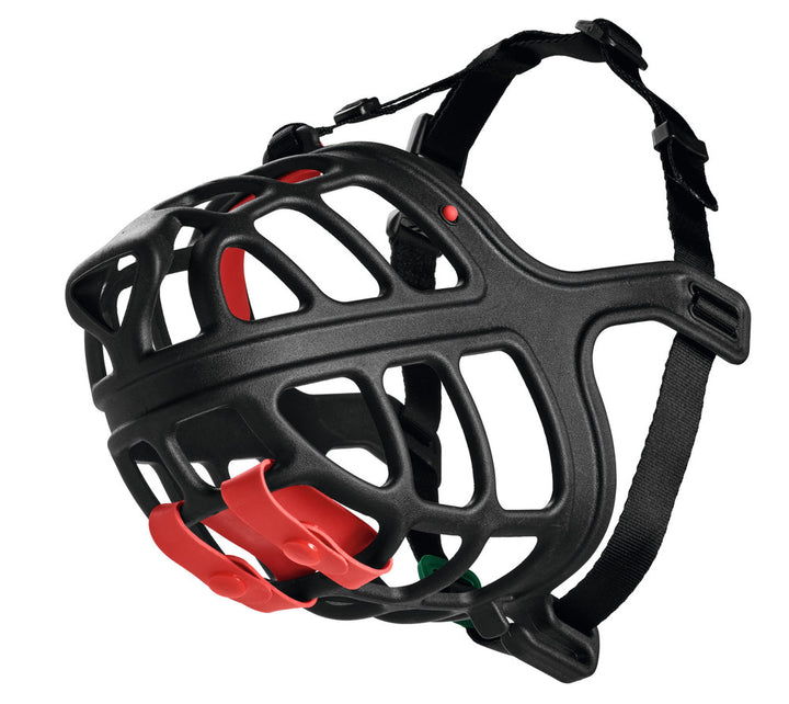 ALBURY Muzzle - Hunter Pet Store -custom-fit muzzle for a wide range of head shapes -use of TPE enables slight deformation and thus adaptation to the dog's snout by heating in hot water (approx. 10 minutes, >158 °F) -wide range of applications (travel, fear and aggression, after operations, etc.) -infinitely adjustable nylon straps for a secure fit -generous grille allows panting, water intake and vomiting -with removable poison bait guard