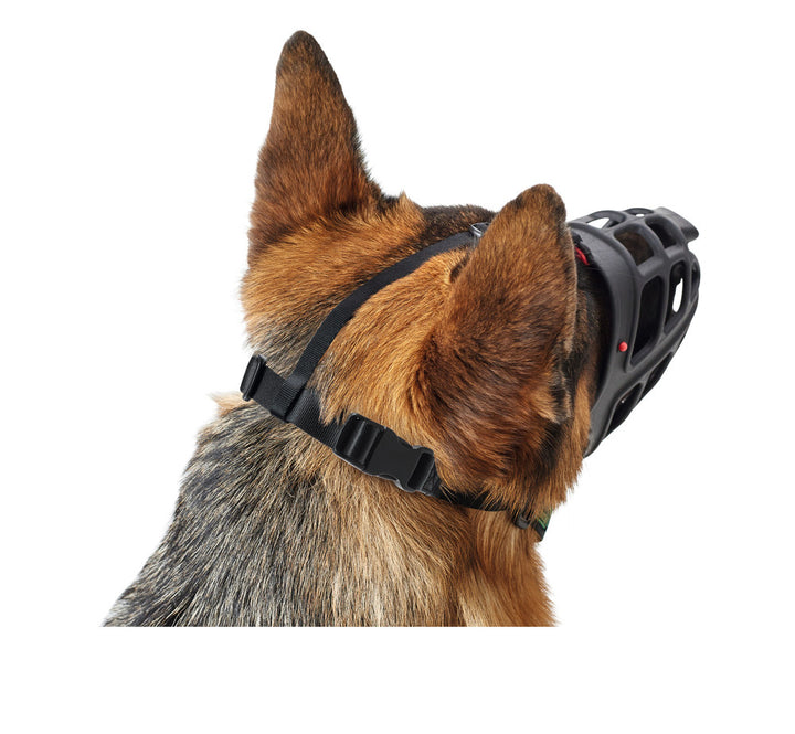ALBURY Muzzle - Hunter Pet Store -custom-fit muzzle for a wide range of head shapes -use of TPE enables slight deformation and thus adaptation to the dog's snout by heating in hot water (approx. 10 minutes, >158 °F) -wide range of applications (travel, fear and aggression, after operations, etc.) -infinitely adjustable nylon straps for a secure fit -generous grille allows panting, water intake and vomiting -with removable poison bait guard