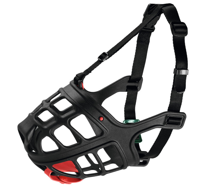 ALBURY Muzzle - Hunter Pet Store -custom-fit muzzle for a wide range of head shapes -use of TPE enables slight deformation and thus adaptation to the dog's snout by heating in hot water (approx. 10 minutes, >158 °F) -wide range of applications (travel, fear and aggression, after operations, etc.) -infinitely adjustable nylon straps for a secure fit -generous grille allows panting, water intake and vomiting -with removable poison bait guard