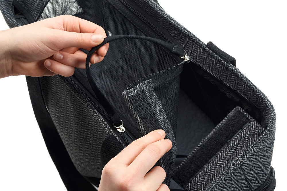 BARCELONA Dog carrier - Hunter Pet Store -carry bag for pets weighing up to 17.6 lbs -wool blended fabric with a herringbone design -openings for optimum ventilation -inside nylon strap with carabiner makes it possible to secure your pet -washable