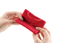 Load image into Gallery viewer, Collapsible travel bowl LIST red